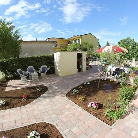 Apartments Neno Umag Exterior photo