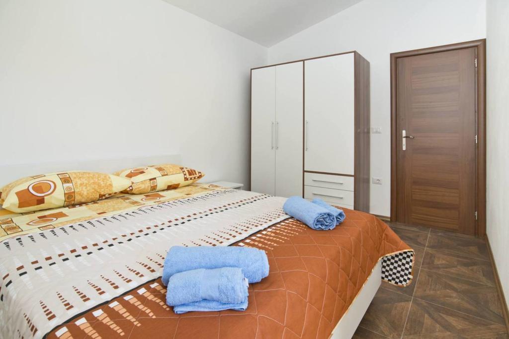 Apartment Neno *